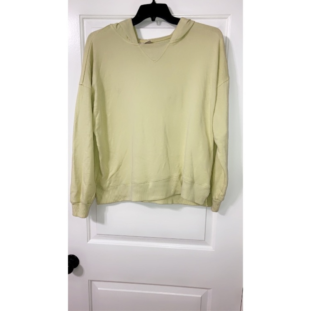 Yellow sweater 🌝💛